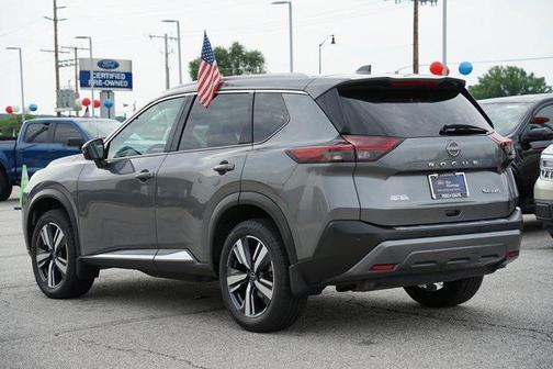2022 Nissan Rogue SL