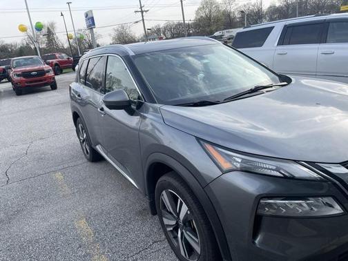 2022 Nissan Rogue SL