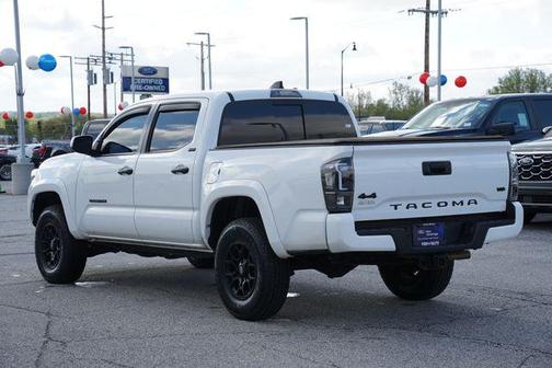 White 2022 Toyota Tacoma SR5