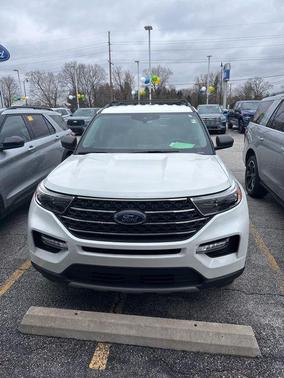 Star White Metallic Tri-Coat 2024 Ford Explorer XLT