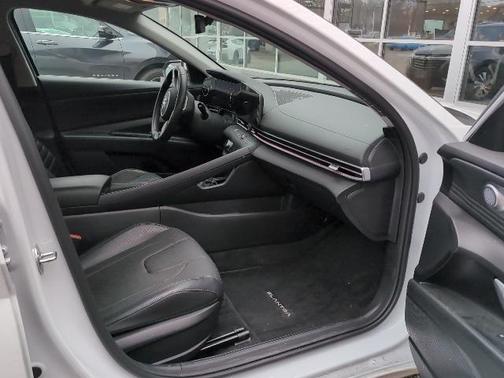 2023 Hyundai ELANTRA HEV Limited