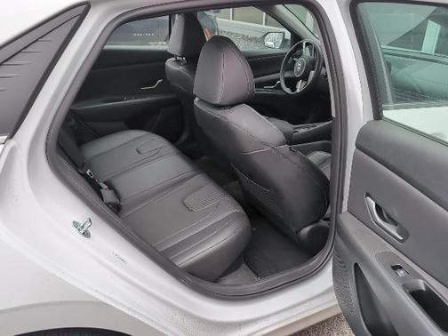 2023 Hyundai ELANTRA HEV Limited