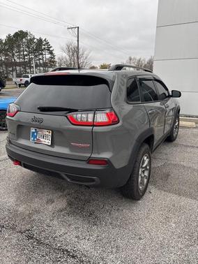 2022 Jeep Cherokee Trailhawk