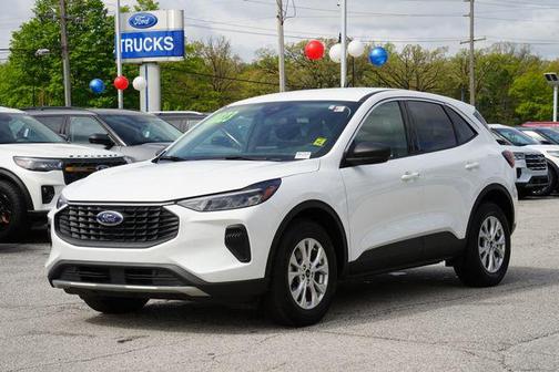 Oxford White 2023 Ford Escape Active
