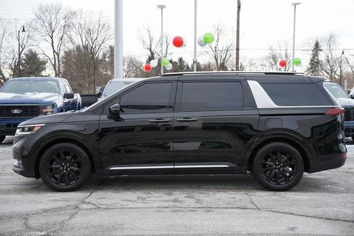 2024 Kia Carnival SX