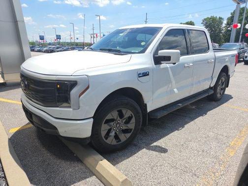 Oxford White 2024 Ford F-150 Lightning LARIAT