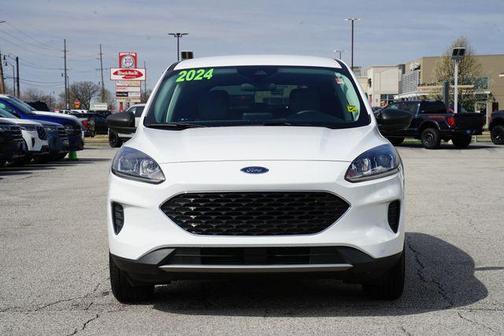 Oxford White 2022 Ford Escape SE