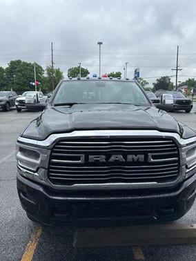2023 RAM 3500 Laramie Crew Cab 4x4 6'4' Box
