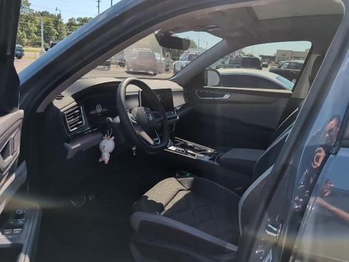 2024 Volkswagen Atlas 2.0T SEL