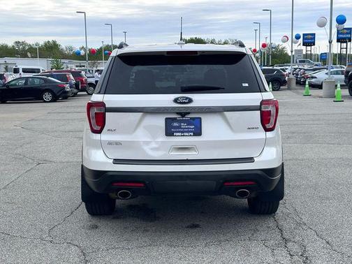 Magnetic Metallic 2019 Ford Explorer XLT