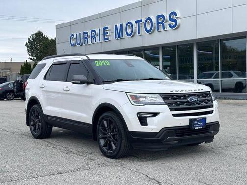 Magnetic Metallic 2019 Ford Explorer XLT