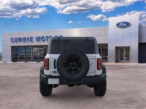 Oxford White 2026 Ford Bronco Outer Banks