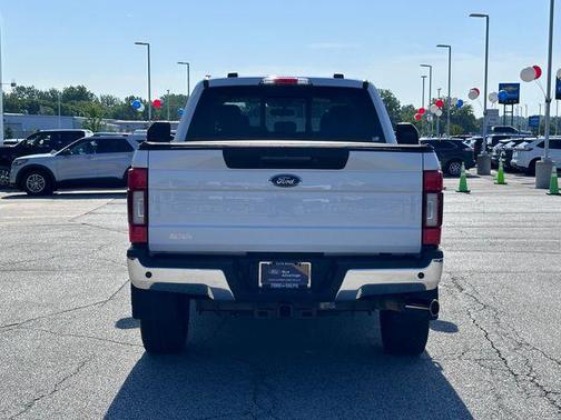 Oxford White 2022 Ford F-250 Lariat