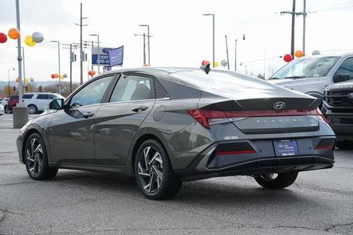 2024 Hyundai ELANTRA Limited