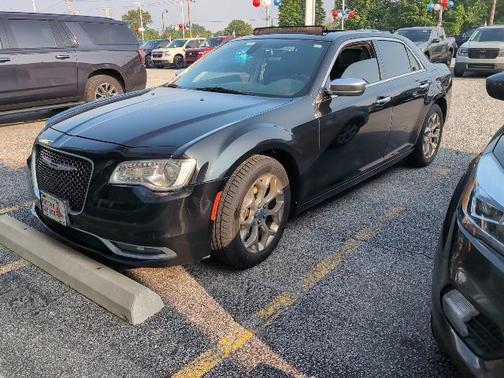 2017 Chrysler 300C Platinum