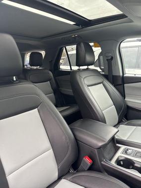 Iconic Silver Metallic 2023 Ford Explorer XLT