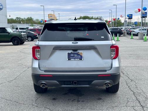 Iconic Silver Metallic 2023 Ford Explorer XLT