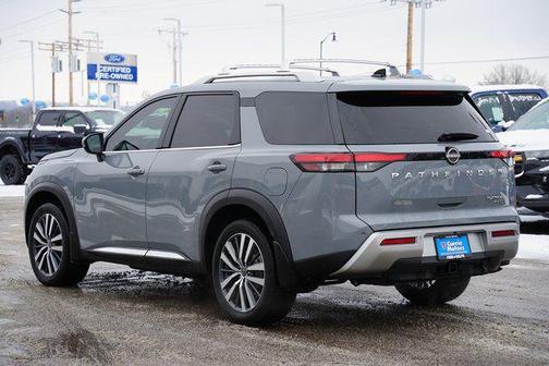 2022 Nissan Pathfinder Platinum 4WD