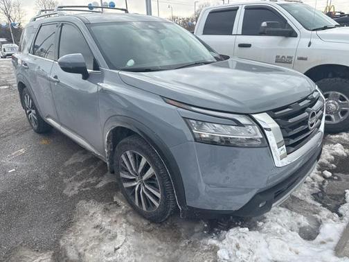 2022 Nissan Pathfinder Platinum 4WD