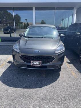Magnetic Metallic 2020 Ford Escape SE