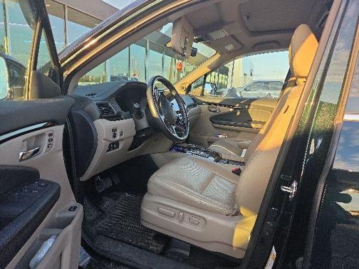 Black Forest Pearl 2020 Honda Pilot AWD Elite