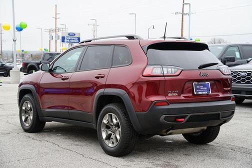 Velvet Red Pearlcoat 2019 Jeep Cherokee Trailhawk