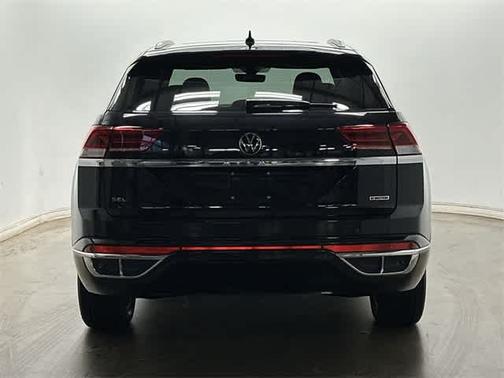 2022 Volkswagen Atlas Cross Sport 2.0T SEL R-Line
