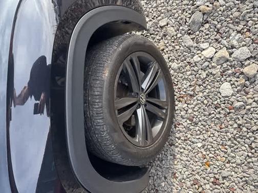 2022 Volkswagen Atlas Cross Sport 2.0T SEL R-Line