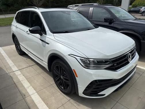 2022 Volkswagen Tiguan 2.0T SE R-Line Black