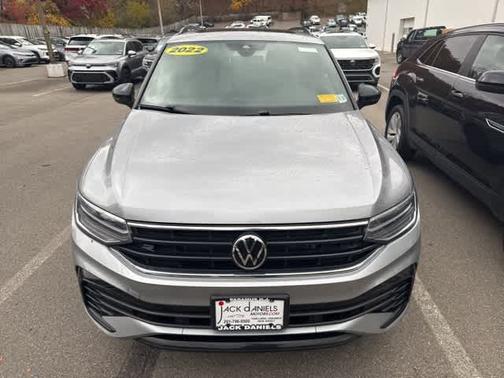 2022 Volkswagen Tiguan 2.0T SE R-Line Black