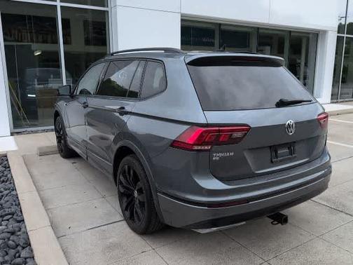 Platinum Gray Metallic 2021 Volkswagen Tiguan 2.0T SE R-Line Black