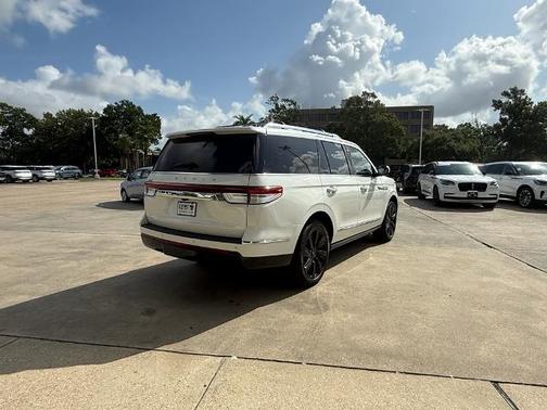 2024 Lincoln Navigator RESERVE