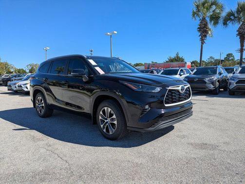 2026 Toyota Highlander XLE