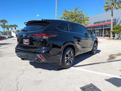 2026 Toyota Highlander XLE