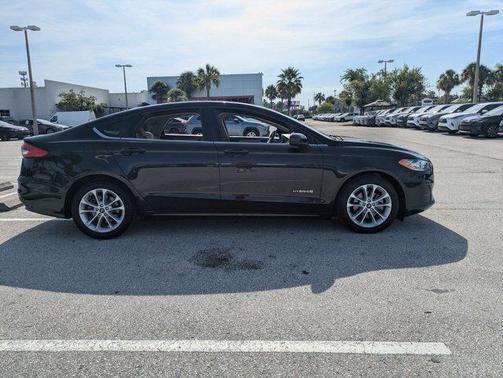 2019 Ford Fusion Hybrid SE