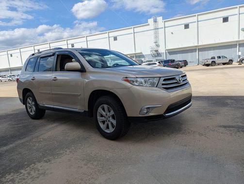 2013 Toyota Highlander SE