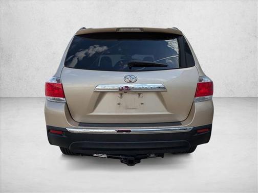 2013 Toyota Highlander SE