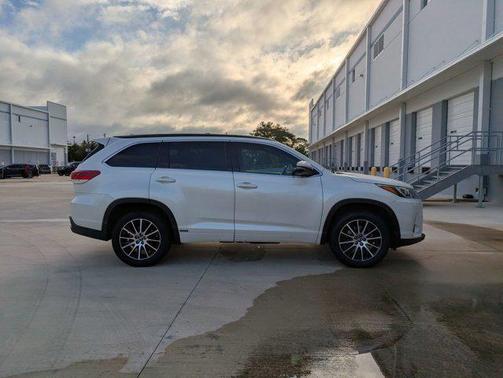 2018 Toyota Highlander SE