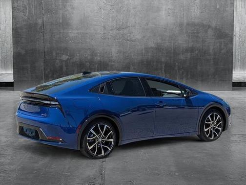 2025 Toyota Prius L