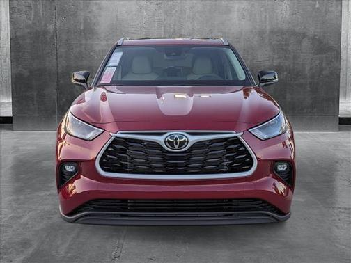 2025 Toyota Highlander XLE