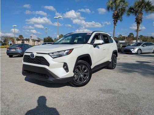 2022 Toyota RAV4 Hybrid XLE Premium