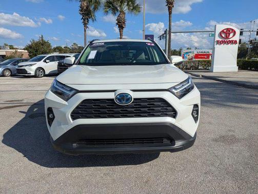 2022 Toyota RAV4 Hybrid XLE Premium