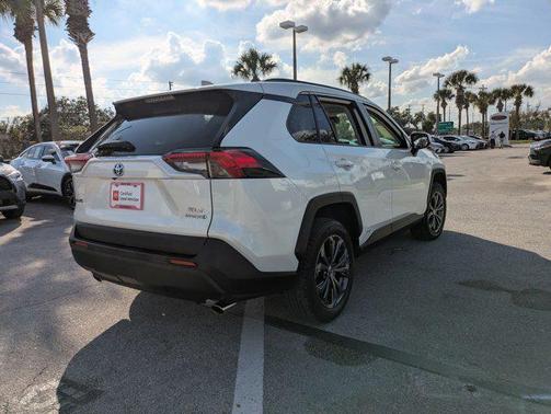 2022 Toyota RAV4 Hybrid XLE Premium