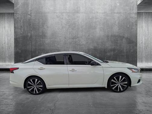 2019 Nissan Altima 2.0 SR
