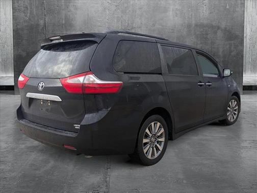 2020 Toyota Sienna Limited Premium