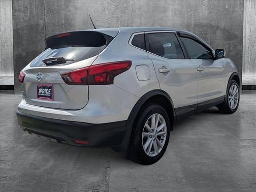 2017 Nissan Rogue Sport S