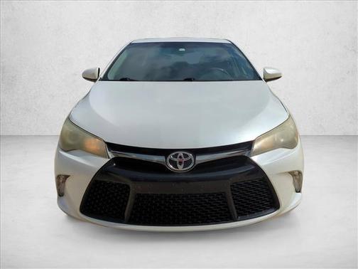 Blizzard Pearl 2016 Toyota Camry SE