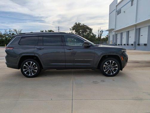 2022 Jeep Grand Cherokee L Overland