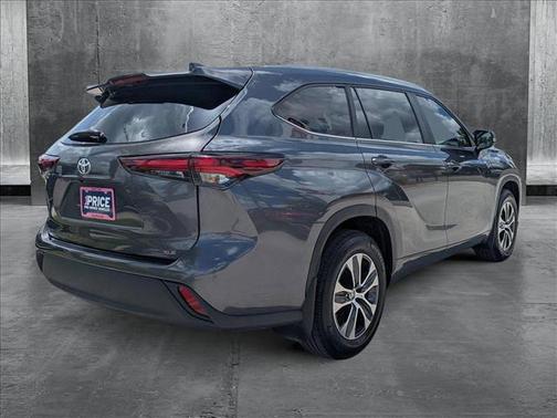 2024 Toyota Highlander XLE
