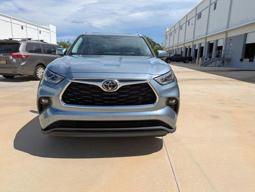 2022 Toyota Highlander Limited